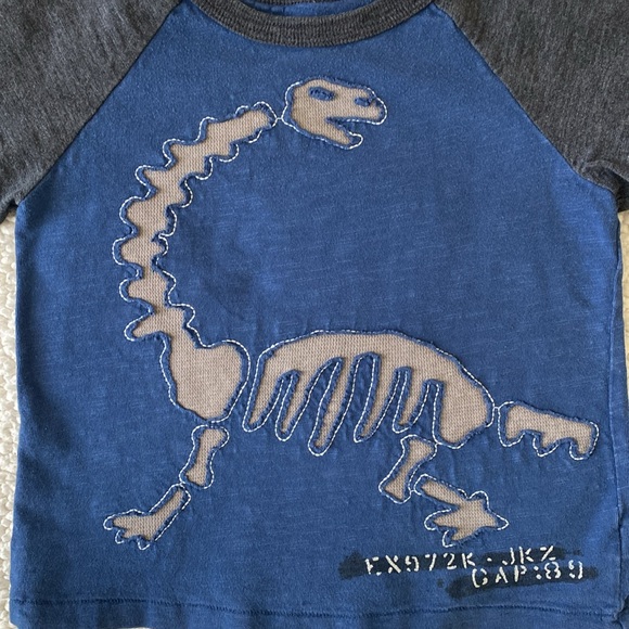 BabyGAP Toddler Boy Long Sleeve Dinosaur Tee - Picture 15 of 15
